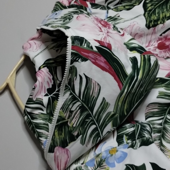 Norwegian Onepiece Tropicana Slim jumpsuit M NWT - Picture 11 of 13